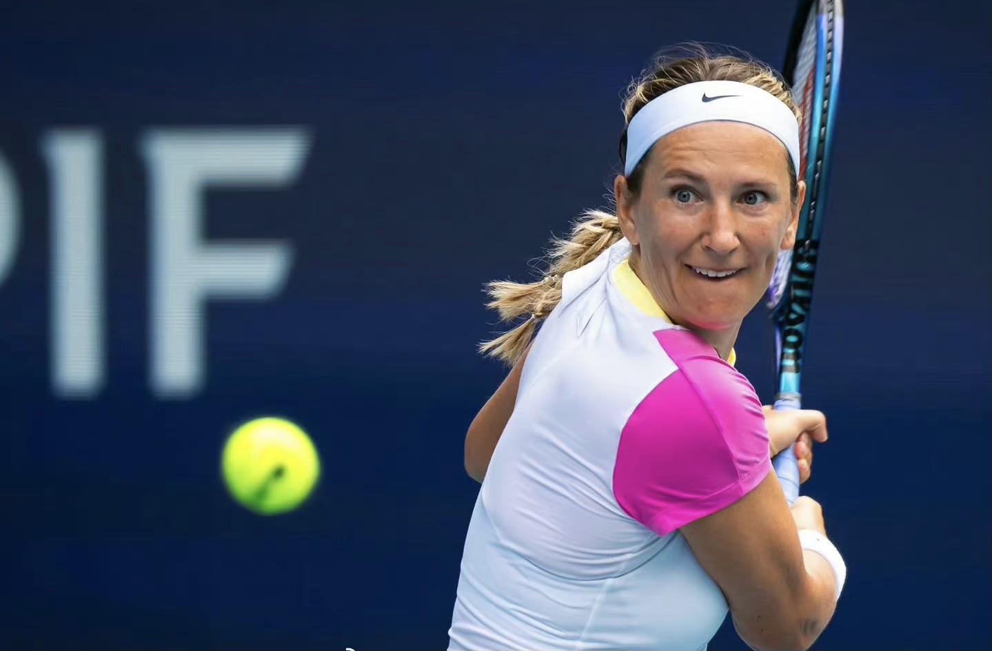 加拿大队不断突破!,阿扎伦卡连续五场比赛得分超过重返赛场观众掌声雷动 加拿大队不断突破!,阿扎伦卡连续五场比赛得分超过重返赛场观众掌声雷动